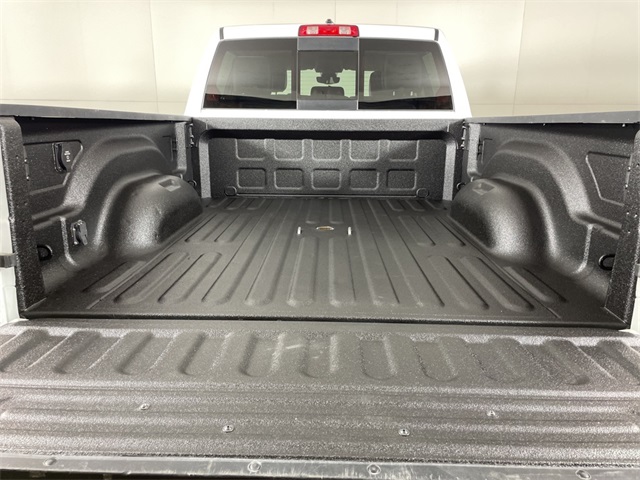Vehicle image 14 of 43