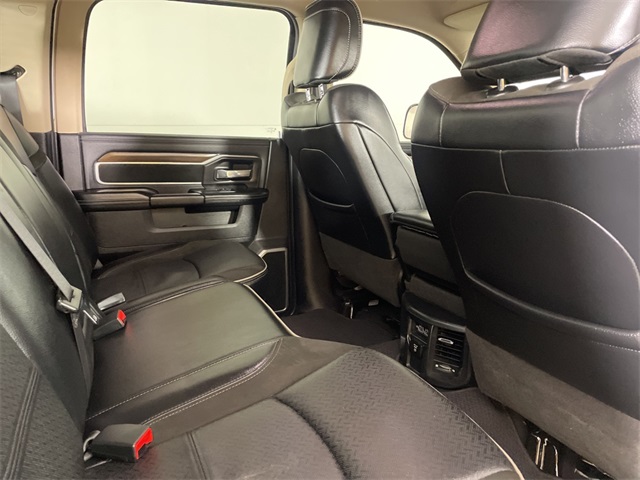 Vehicle image 18 of 43