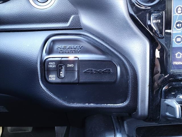 Vehicle image 19 of 29