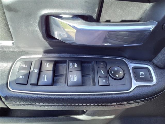 Vehicle image 14 of 29