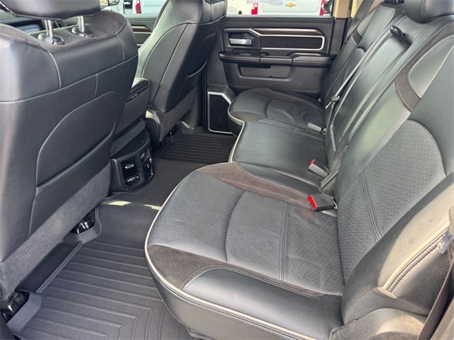 Vehicle image 10 of 24