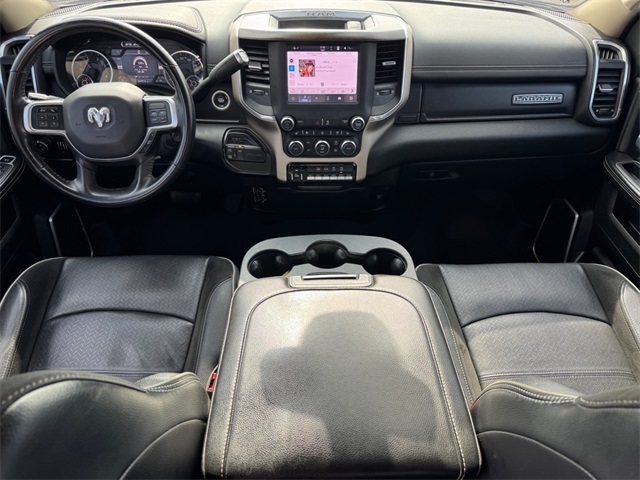 Vehicle image 11 of 24
