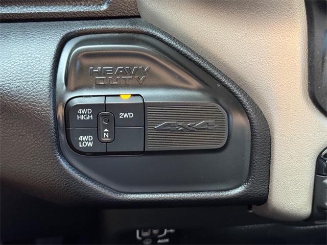 Vehicle image 23 of 24