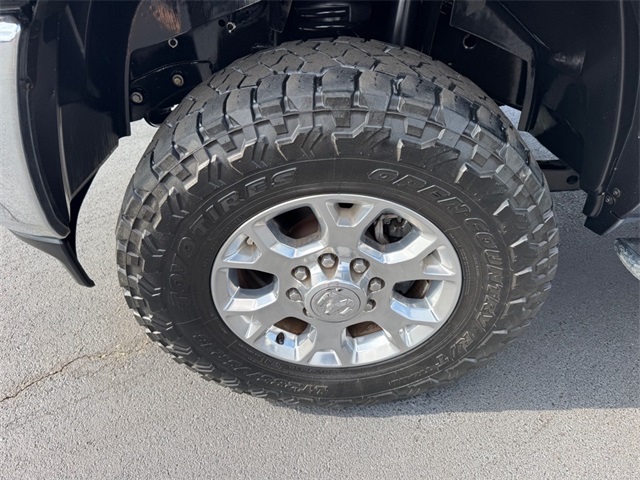 Vehicle image 8 of 24