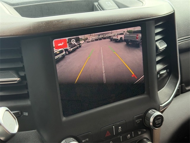 Vehicle image 16 of 27