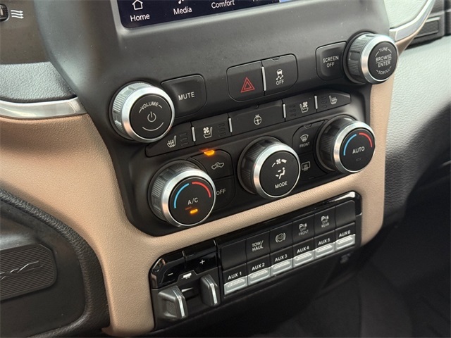 Vehicle image 26 of 27