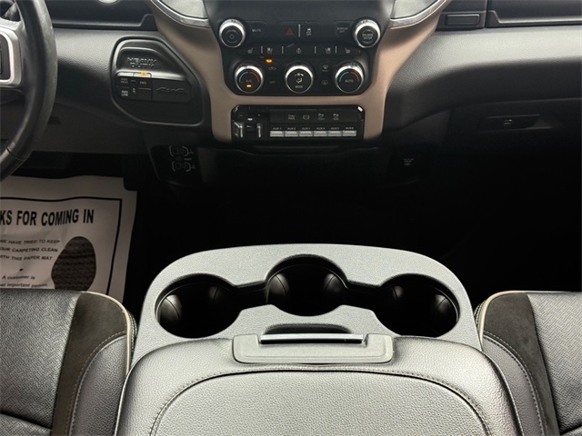 Vehicle image 18 of 27