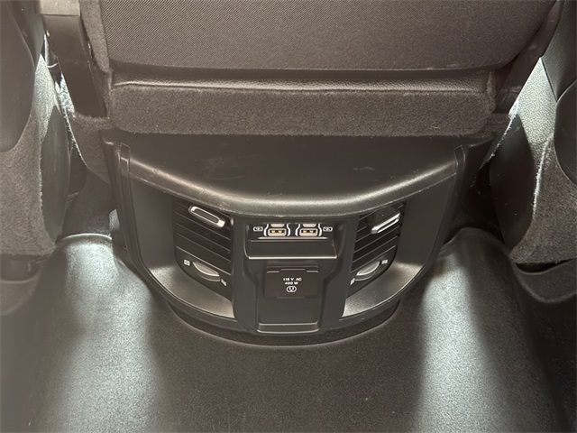 Vehicle image 22 of 27