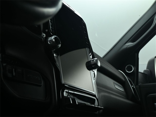 Vehicle image 47 of 84