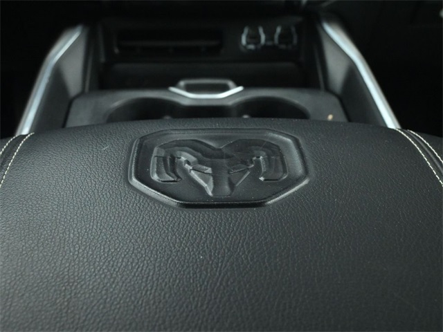 Vehicle image 35 of 84