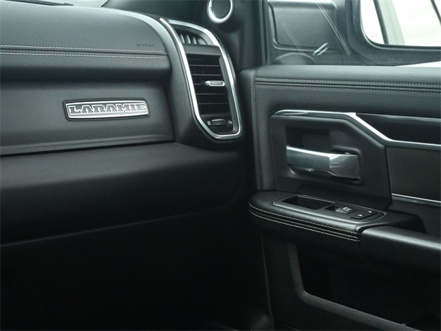 Vehicle image 37 of 84