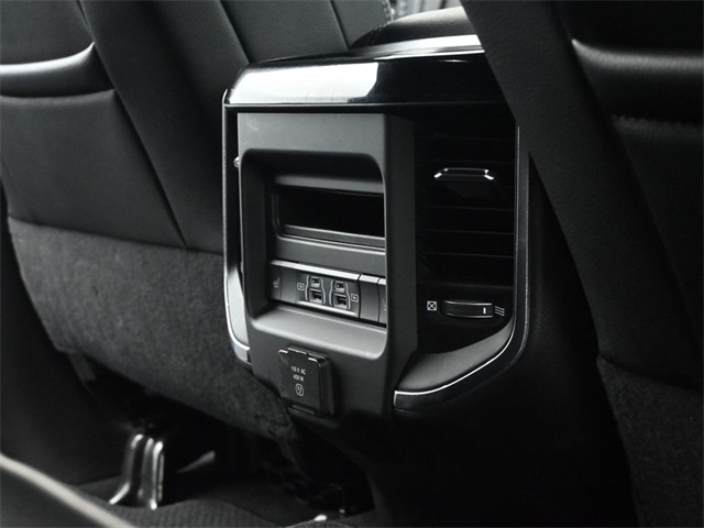 Vehicle image 73 of 84