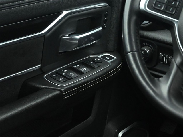 Vehicle image 29 of 84