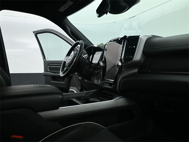 Vehicle image 62 of 84