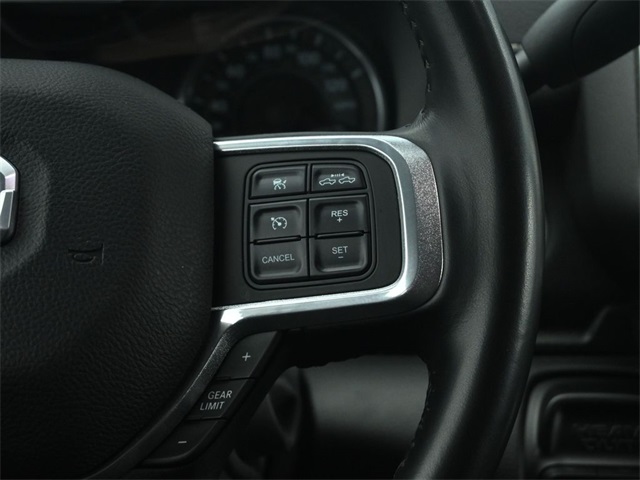 Vehicle image 31 of 84