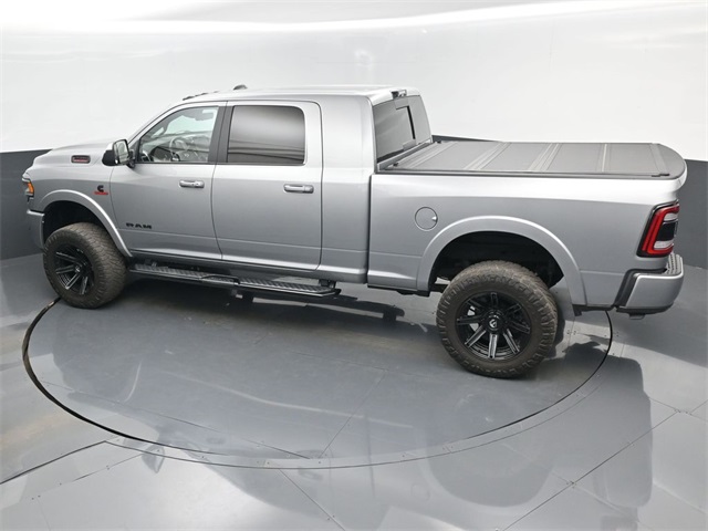 Vehicle image 19 of 84