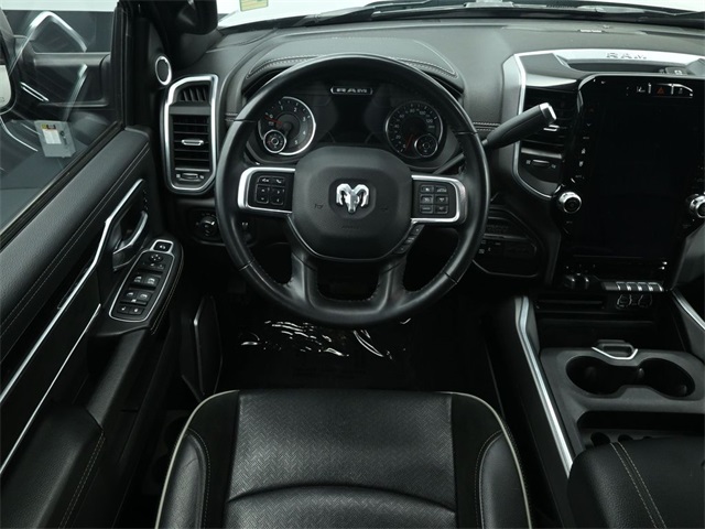 Vehicle image 23 of 84