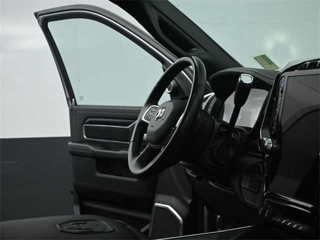 Vehicle image 64 of 84
