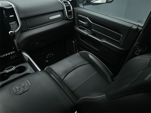 Vehicle image 38 of 84