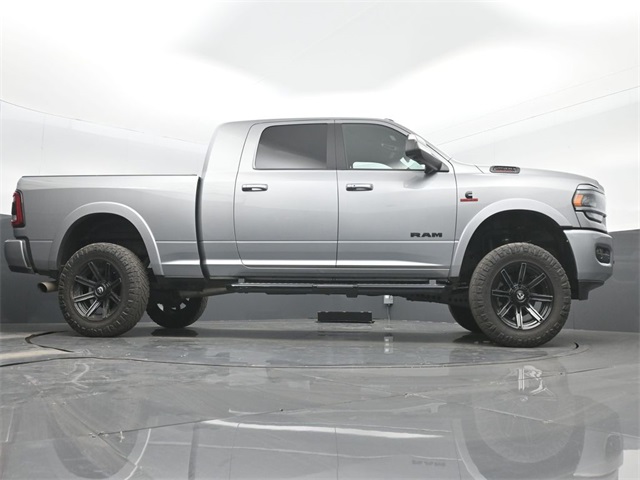 Vehicle image 9 of 84