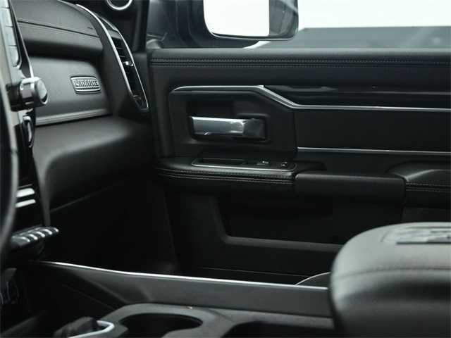 Vehicle image 46 of 84