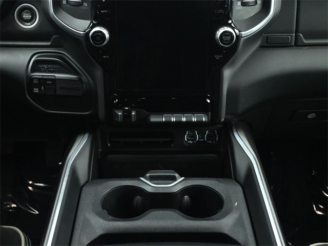 Vehicle image 33 of 84