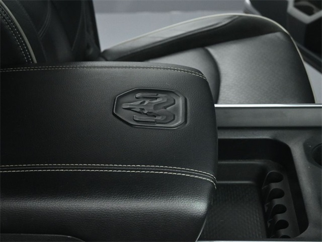 Vehicle image 61 of 84