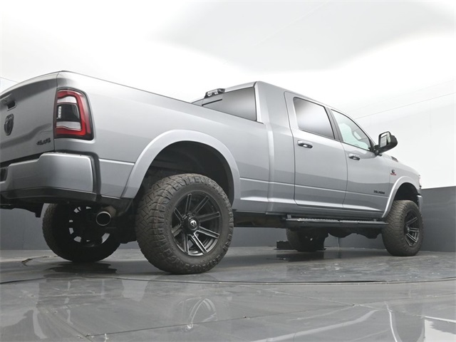 Vehicle image 17 of 84