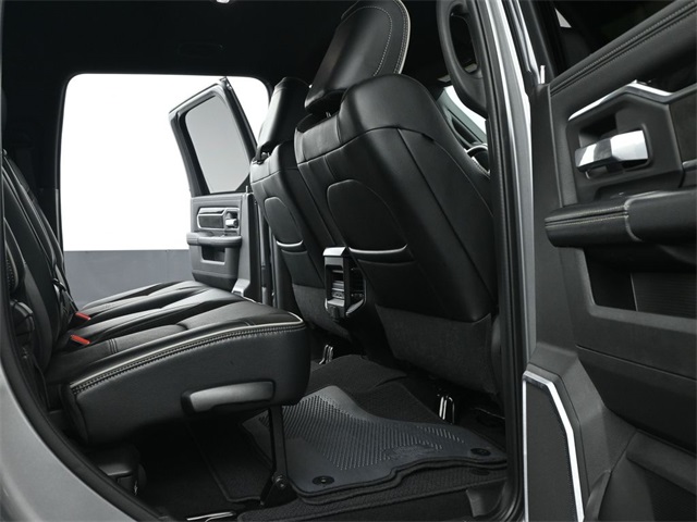 Vehicle image 71 of 84