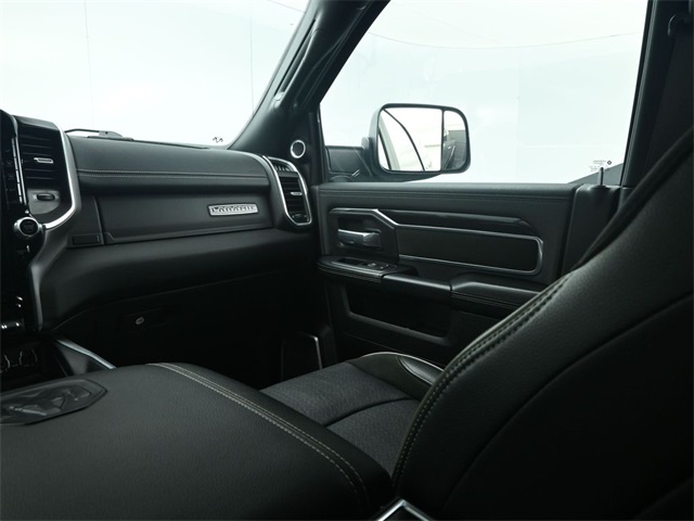 Vehicle image 36 of 84