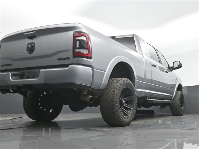 Vehicle image 18 of 84