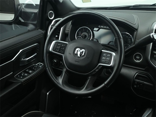 Vehicle image 40 of 84
