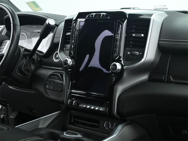 Vehicle image 75 of 84