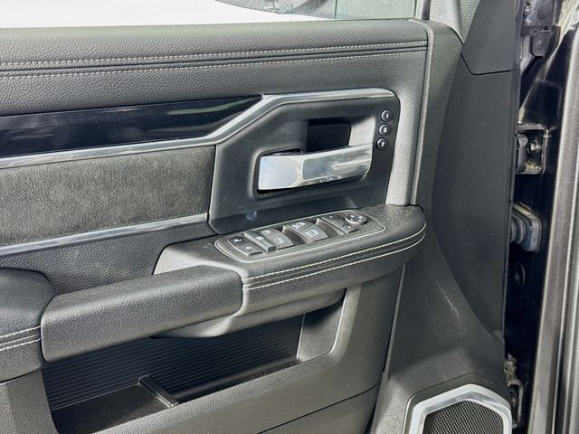 Vehicle image 21 of 35