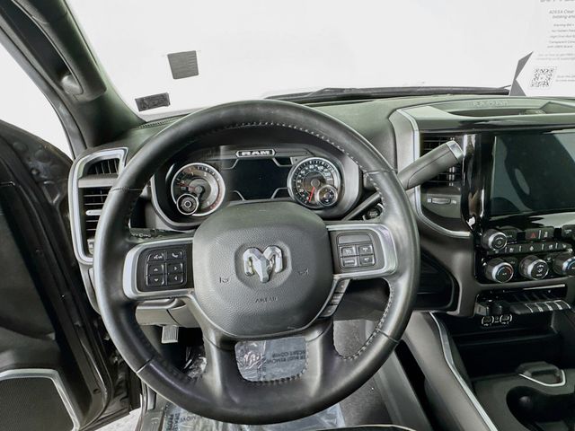 Vehicle image 14 of 35