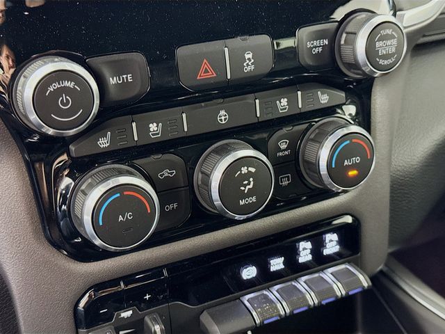 Vehicle image 19 of 35