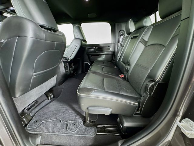 Vehicle image 28 of 35