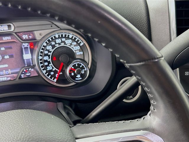 Vehicle image 20 of 35