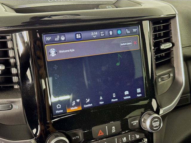 Vehicle image 18 of 35