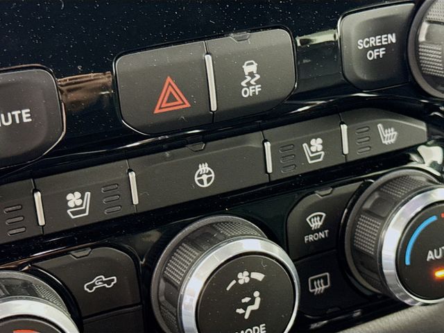 Vehicle image 24 of 35