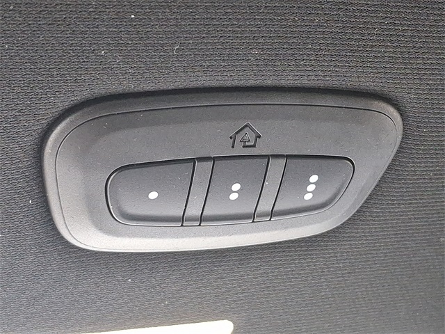 Vehicle image 26 of 34