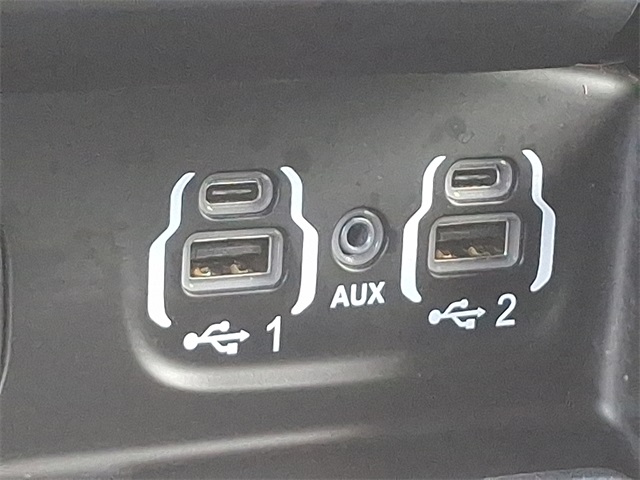Vehicle image 23 of 34