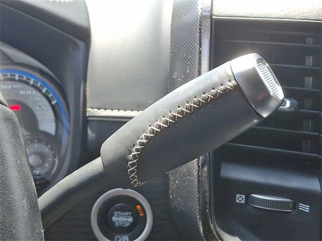 Vehicle image 14 of 34