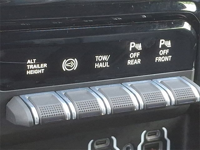 Vehicle image 22 of 34