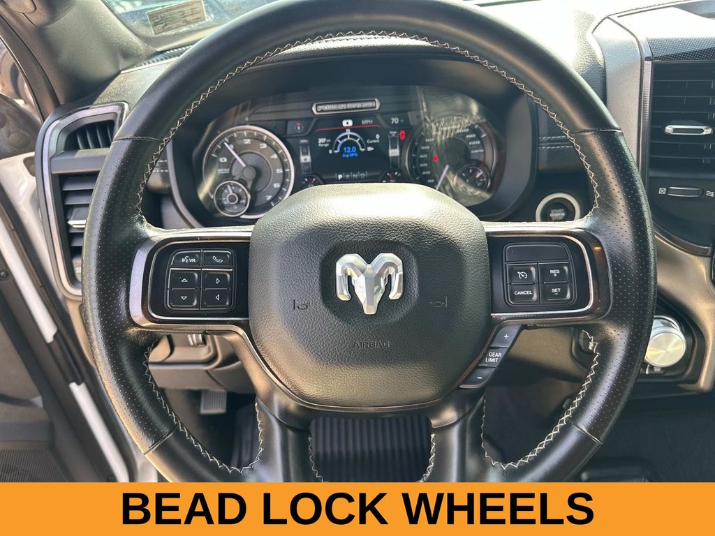 Vehicle image 13 of 25