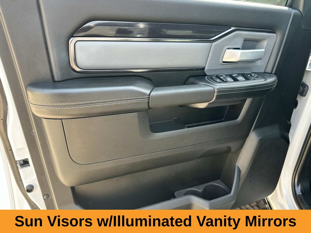 Vehicle image 23 of 25