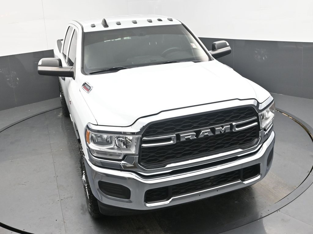 Vehicle image 13 of 40