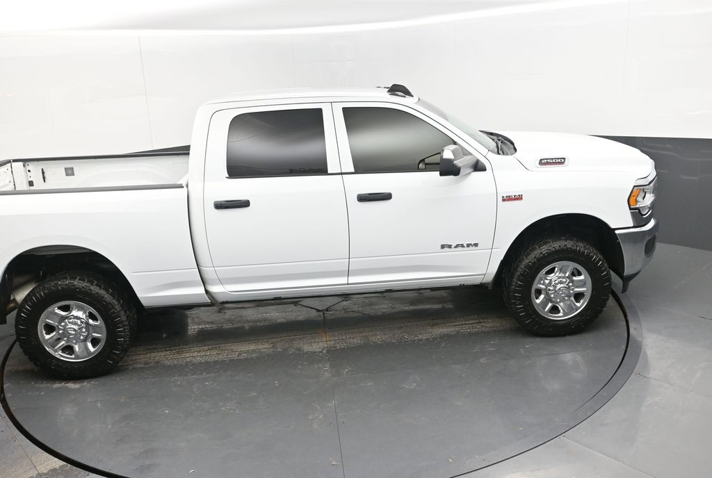 Vehicle image 23 of 40