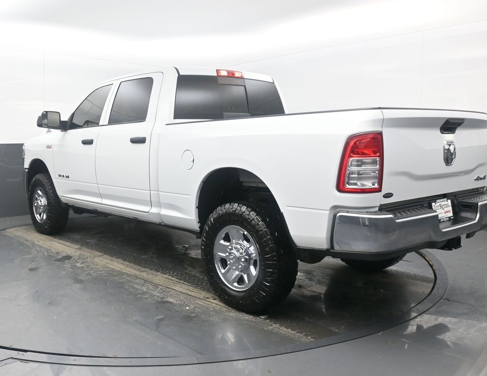 Vehicle image 25 of 40