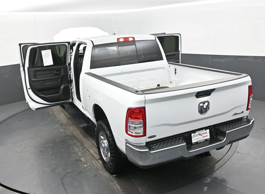 Vehicle image 39 of 40
